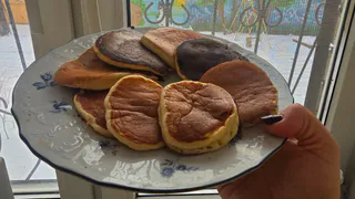 Беру кефир и творог — через 10 минут наслаждюсь лепешками вкуснее сырников: просто, быстро и сытно