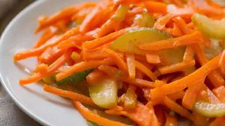 Придумала новую заправку для салата с морковкой: вкус изменился реально в лучшую сторону.
