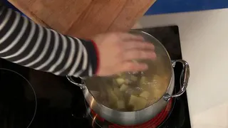 Уха из стерляди с копченой форелью - очень вкусный и оригинальный рыбный суп